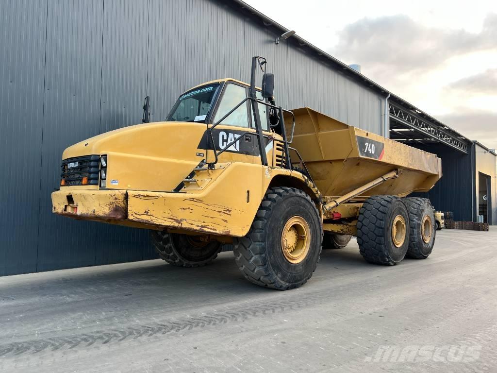 CAT 740 Terrængående lastbiler