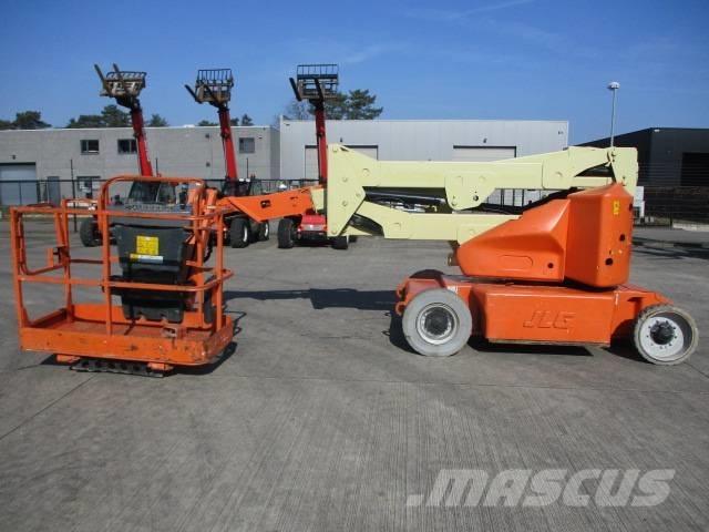JLG E 400 AJPN (817) Bomlifte med knækarm