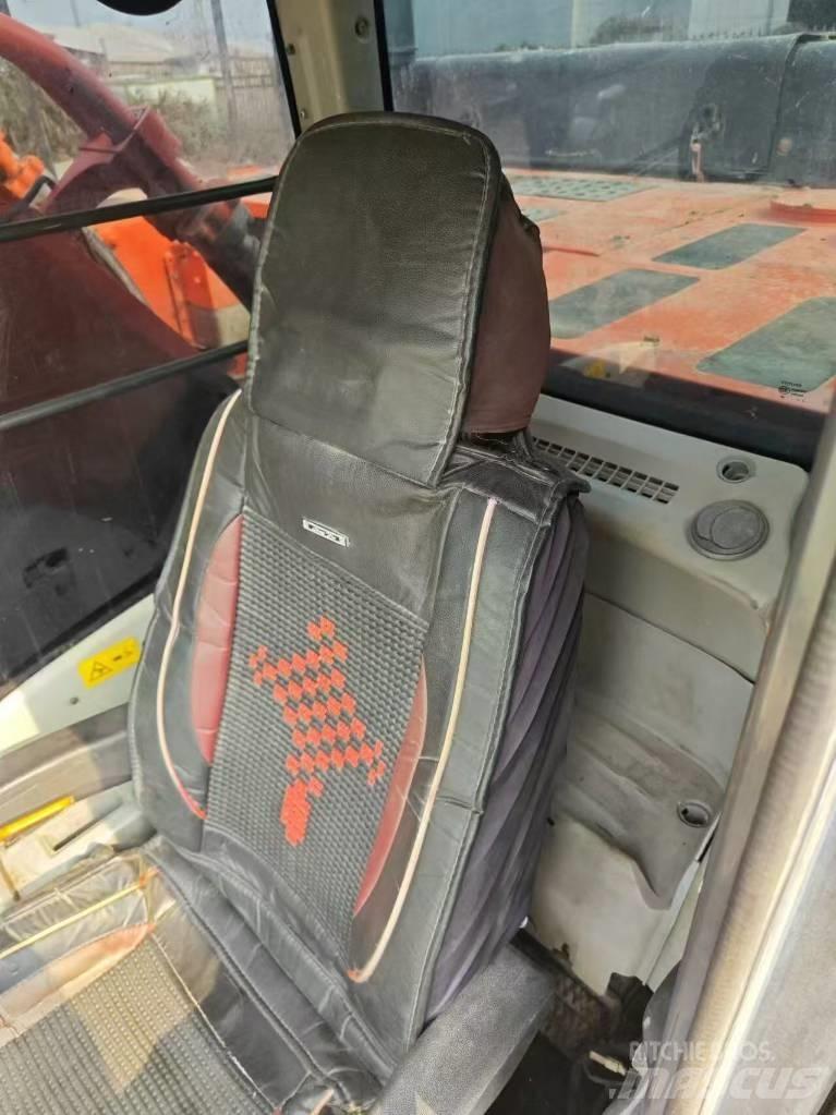 Hitachi 470 Gravemaskiner på larvebånd
