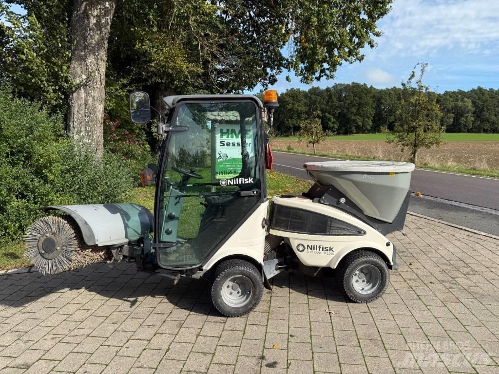 Egholm 2250 Redskabsbærere