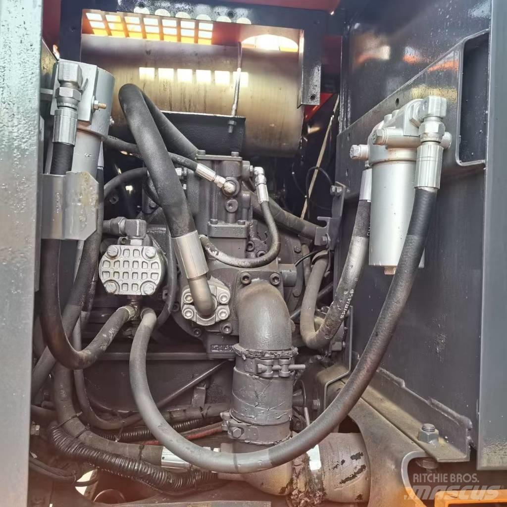 Hitachi EX 100 W D Gravemaskiner på hjul