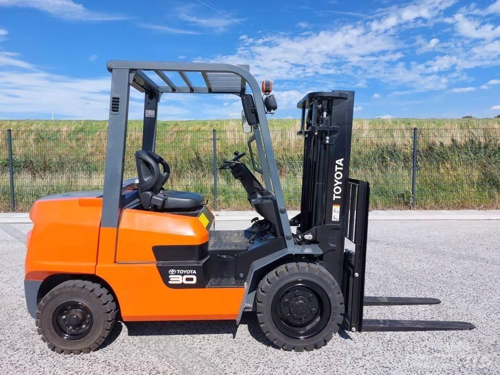 Toyota FDZN30 Diesel gaffeltrucks