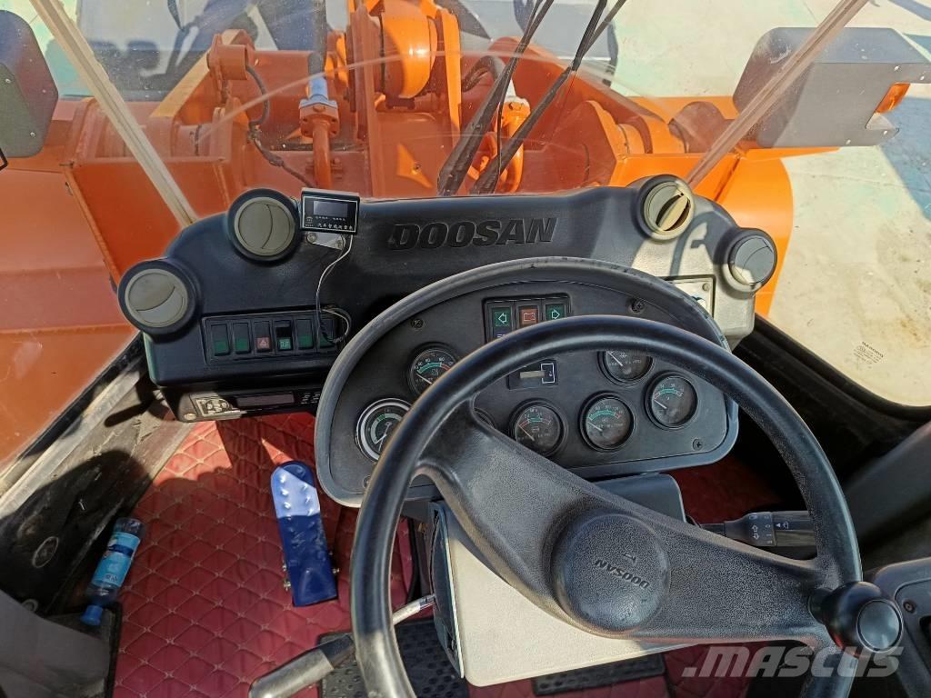 Doosan DL 505 Læssemaskiner på hjul