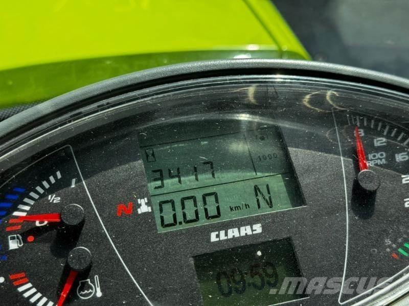 CLAAS AXION 830 Traktorer