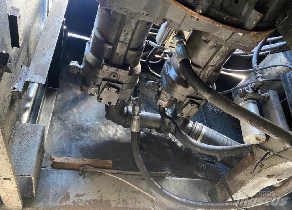 Hitachi EX 270 Gravemaskiner på larvebånd