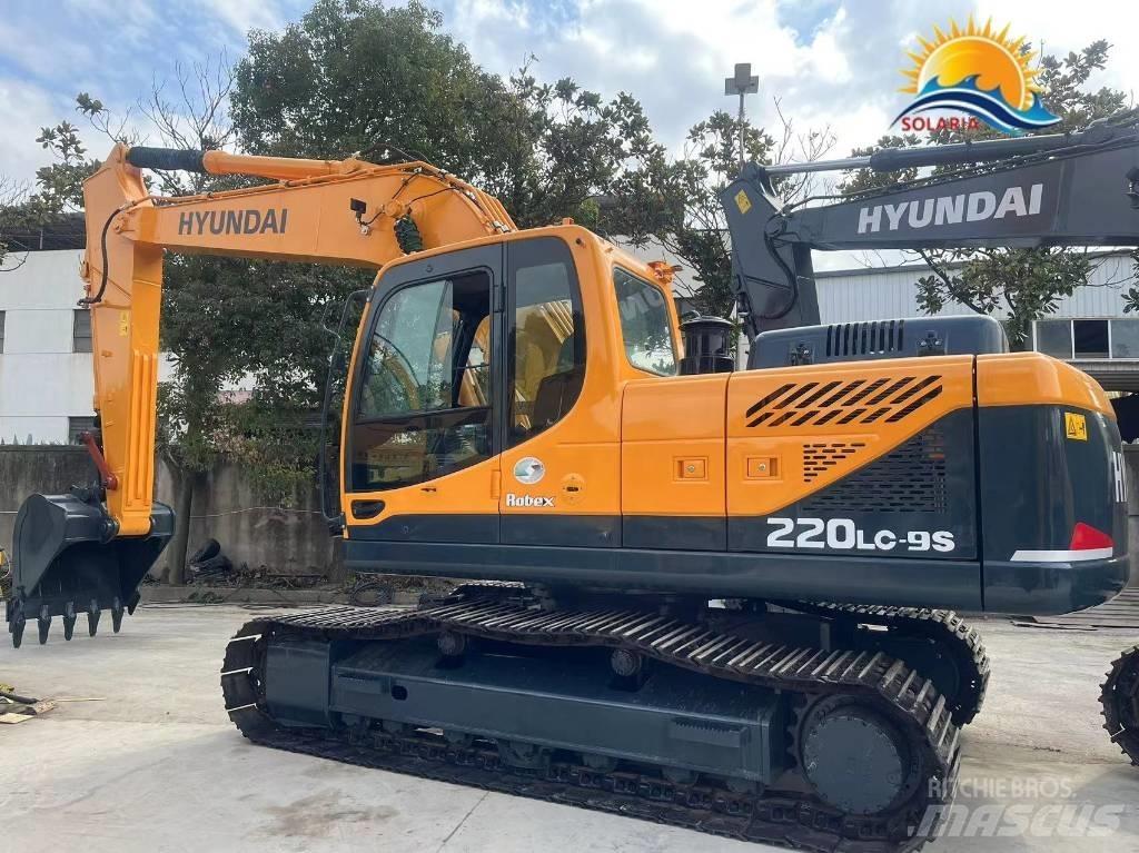 Hyundai R220LC-9S Gravemaskiner på hjul