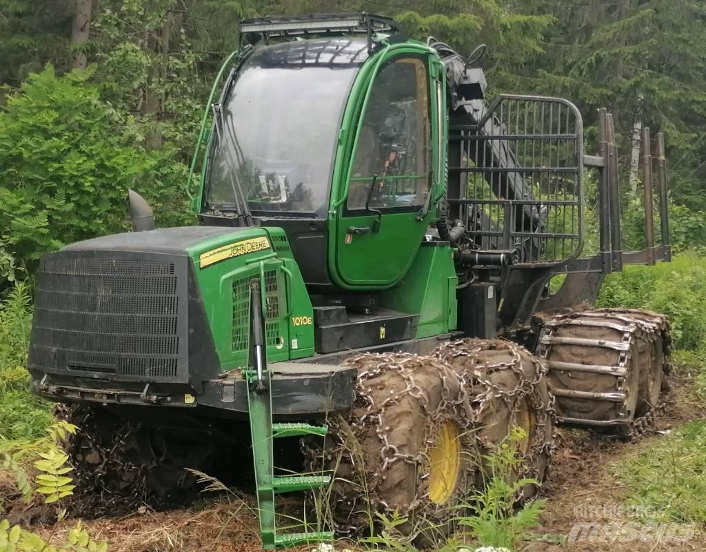 John Deere 1010 E Udkørselsmaskiner