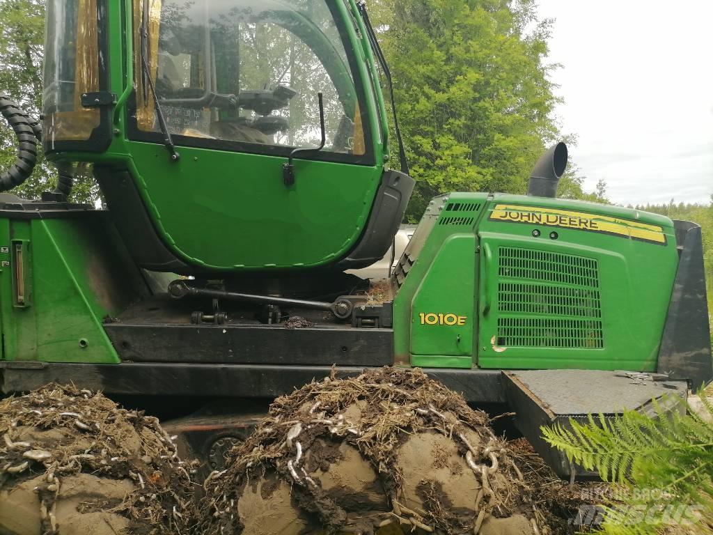 John Deere 1010 E Udkørselsmaskiner