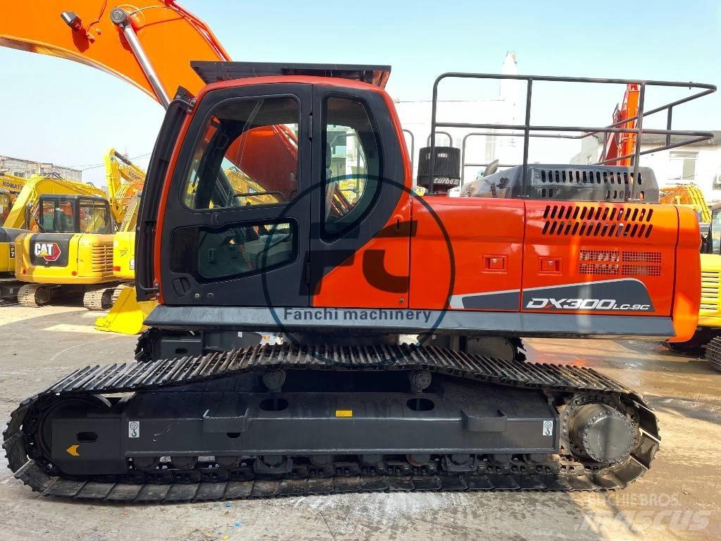 Doosan DX300 Gravemaskiner på larvebånd