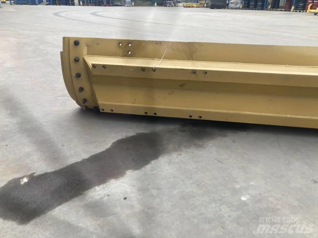 CAT 120M Moldboard Klinger