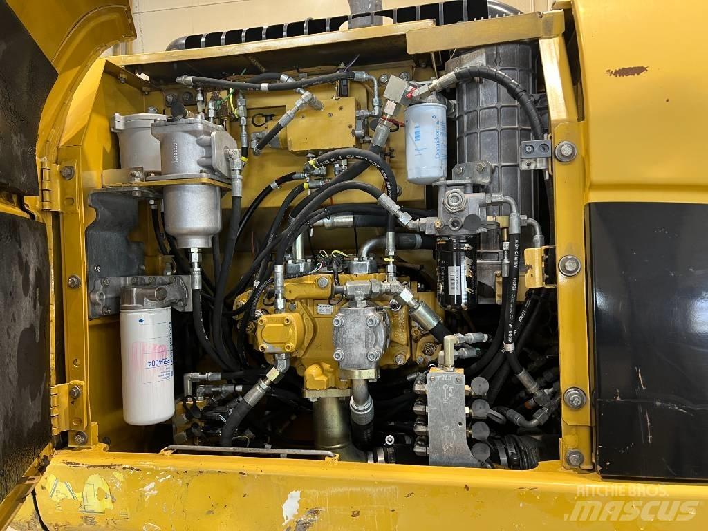 CAT 323 D L Gravemaskiner på larvebånd