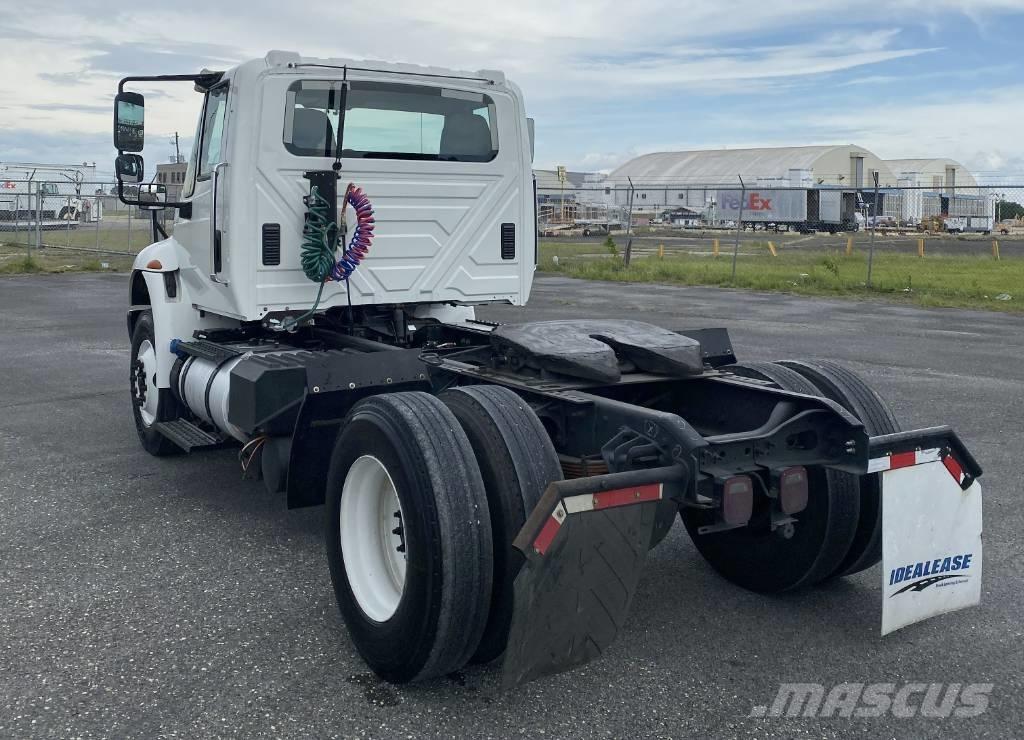 International MV607 Trækkere