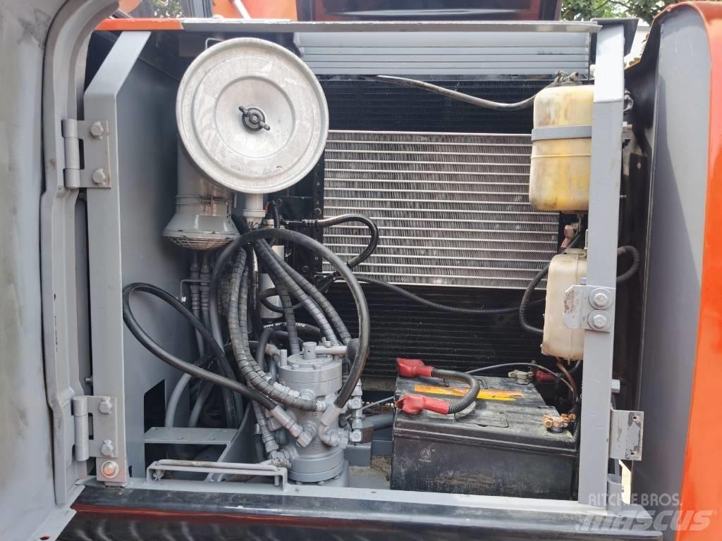 Hitachi EX 120-5 Gravemaskiner på larvebånd