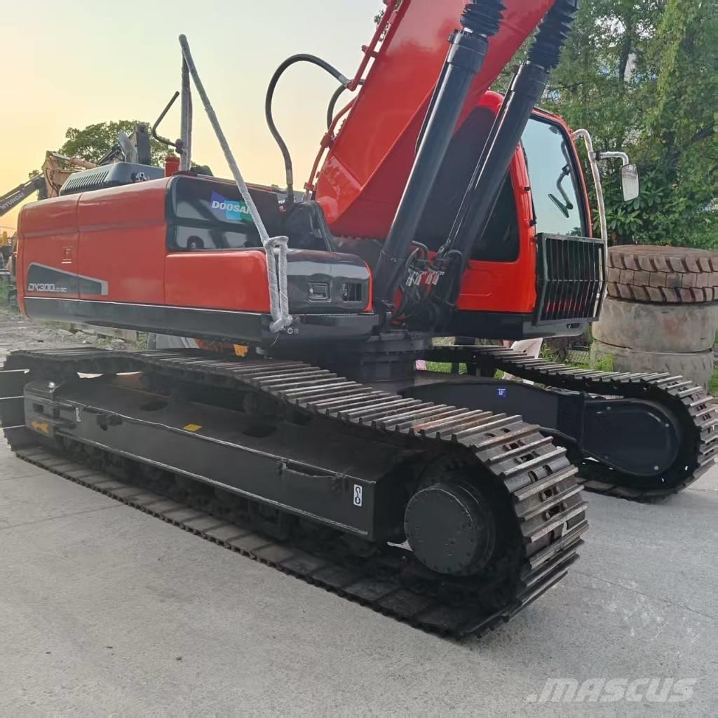 Doosan DX 300 Gravemaskiner på larvebånd