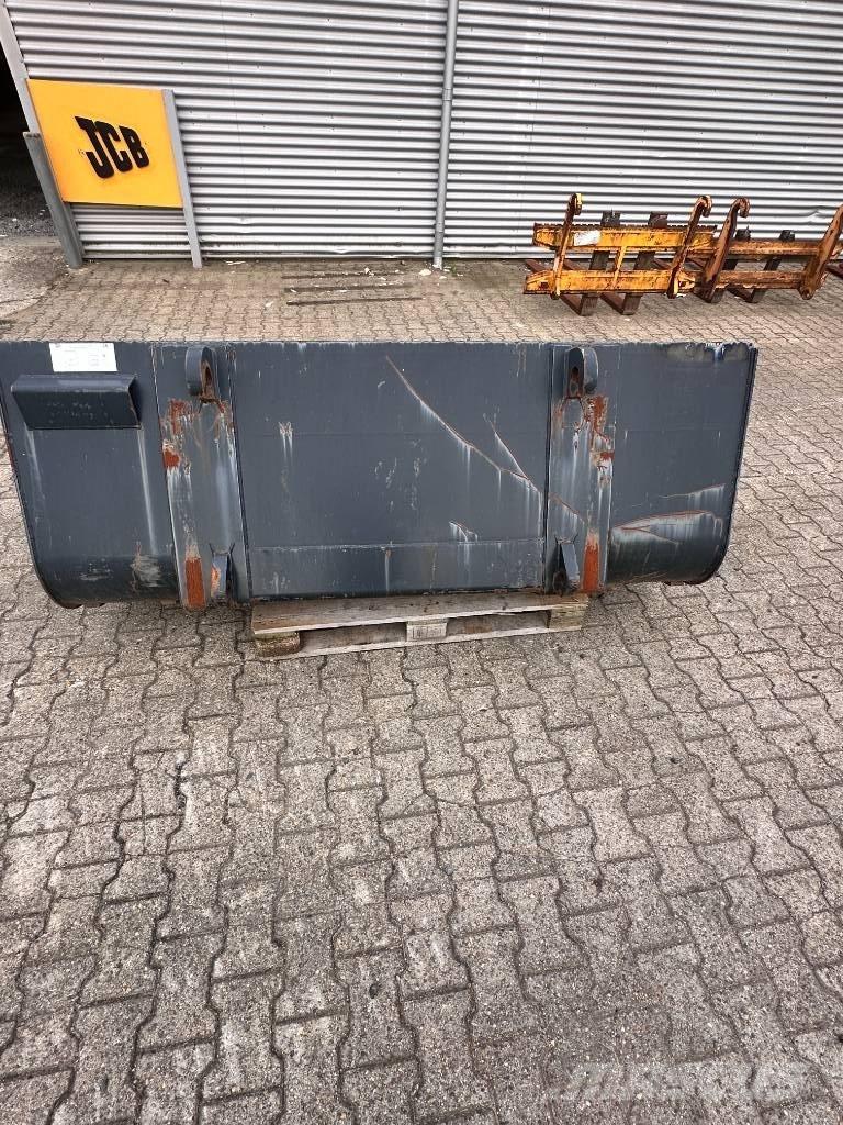 JCB Læsseskovl - 226cm Skovle