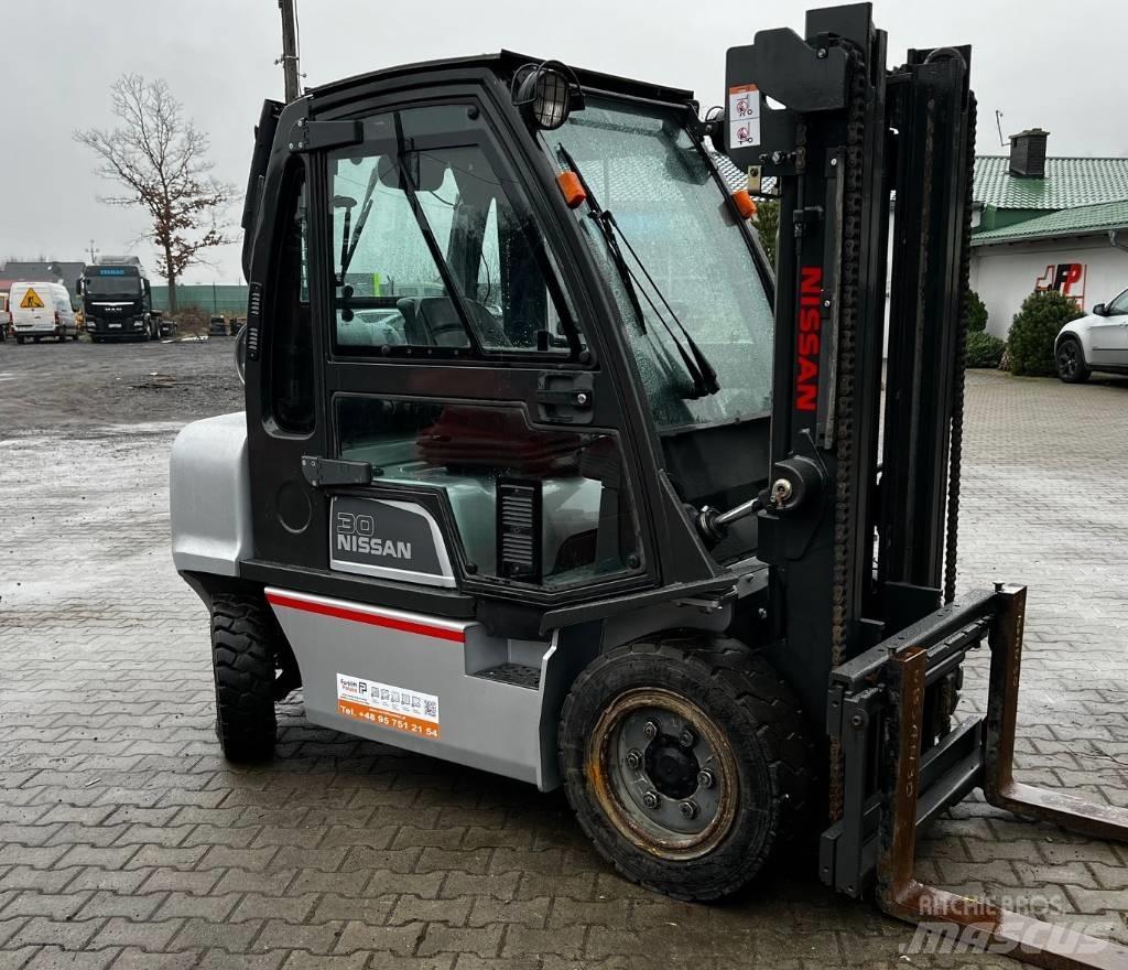 Nissan UG1D2A30LQ LPG gaffeltrucks