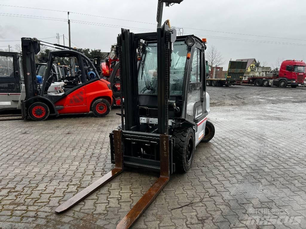 Nissan UG1D2A30LQ LPG gaffeltrucks