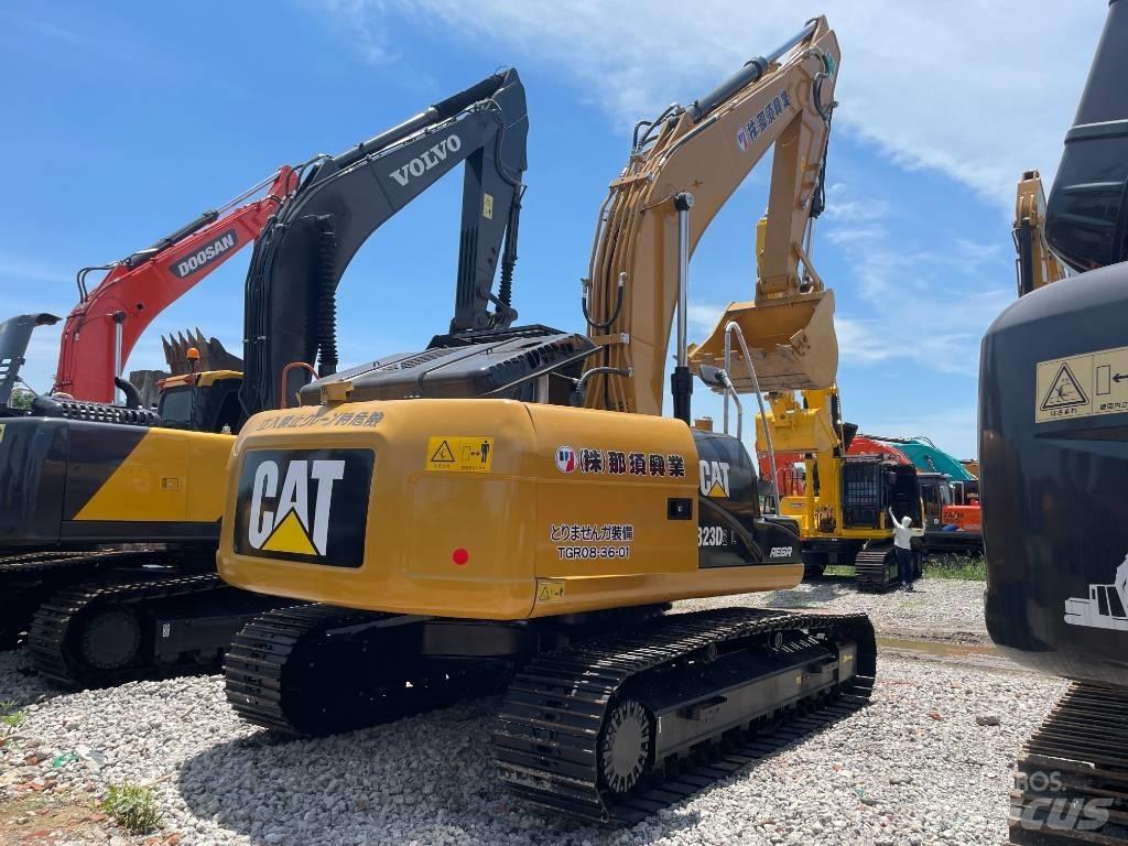 CAT 323D2 Gravemaskiner på larvebånd