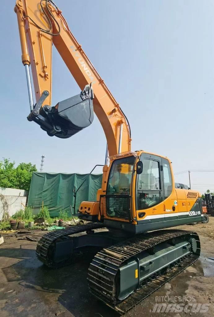Hyundai R220LC-9 Gravemaskiner på larvebånd