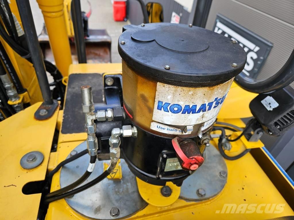 Komatsu PW 148-8 Gravemaskiner på hjul