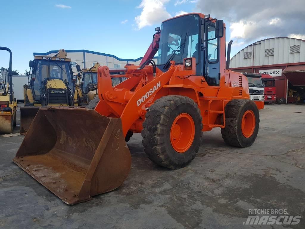 Doosan 160 v Frontlæssere og gravere
