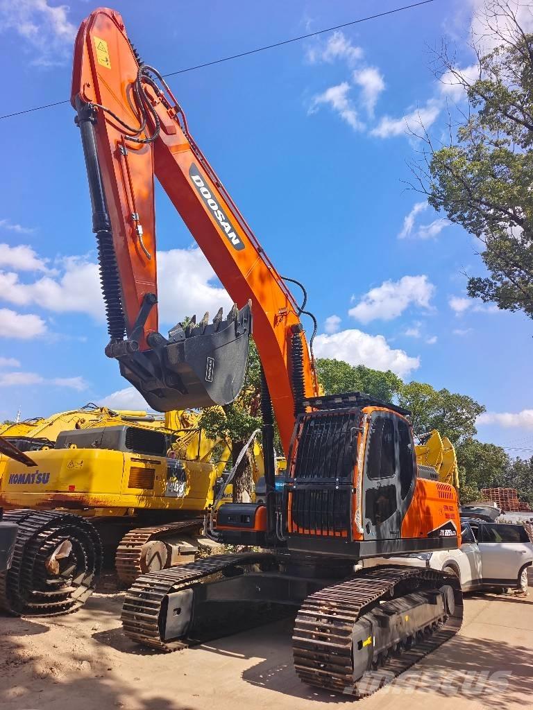 Doosan DX 225 LC Gravemaskiner på larvebånd