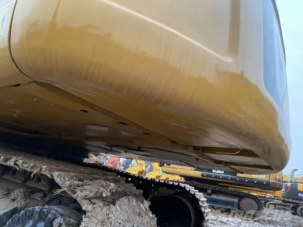 CAT 320 Gravemaskiner på larvebånd