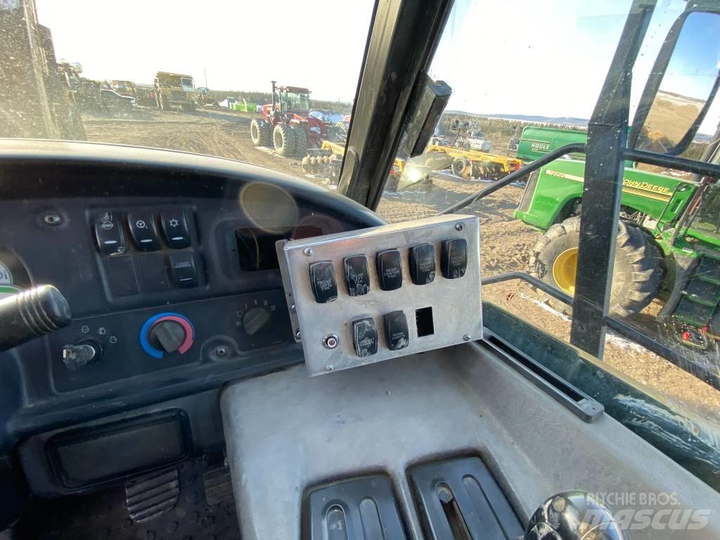 CAT 740 B Terrængående lastbiler