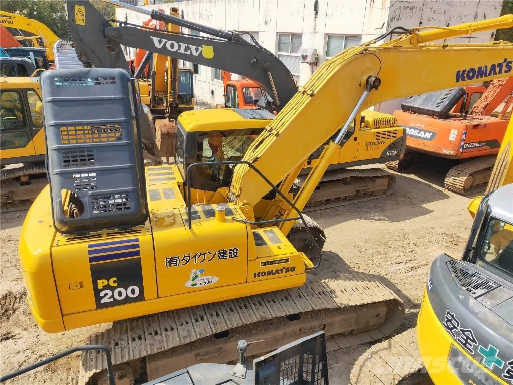 Komatsu PC200-7 Gravemaskiner på larvebånd