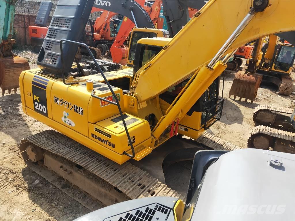 Komatsu PC200-7 Gravemaskiner på larvebånd