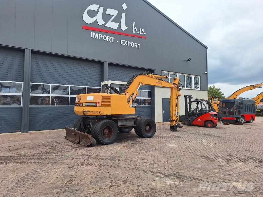 Liebherr A312 Gravemaskiner på hjul