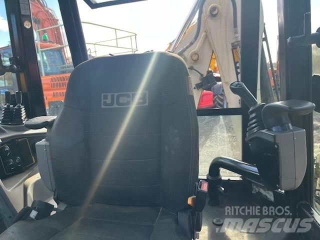 JCB 3CX Compact Rendegravere
