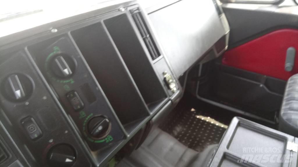 Mercedes-Benz 3535 Lastbiler med tip