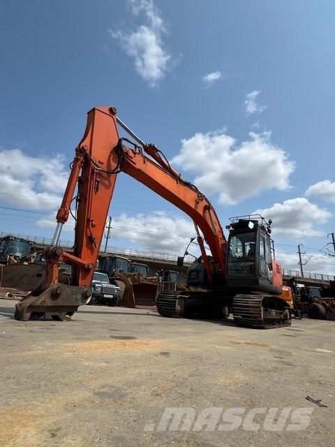 Hitachi ZX 225 Gravemaskiner på larvebånd