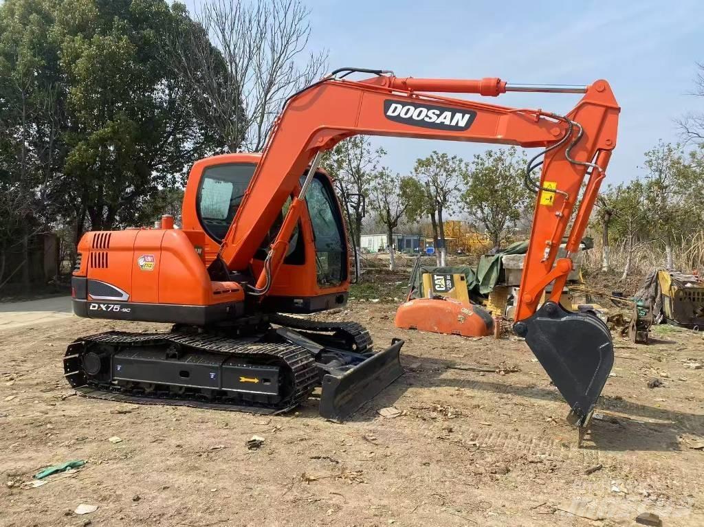 Doosan DX 75-9 C Midi-gravemaskiner 7t - 12t