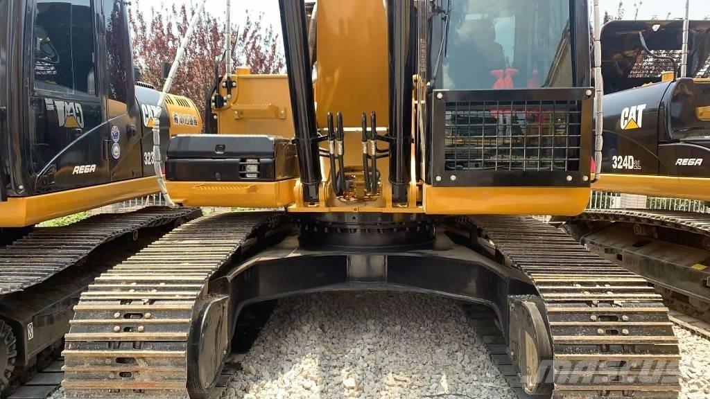 CAT 325 D L Gravemaskiner på larvebånd
