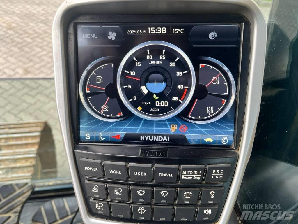 Hyundai HX 220 L Gravemaskiner på larvebånd