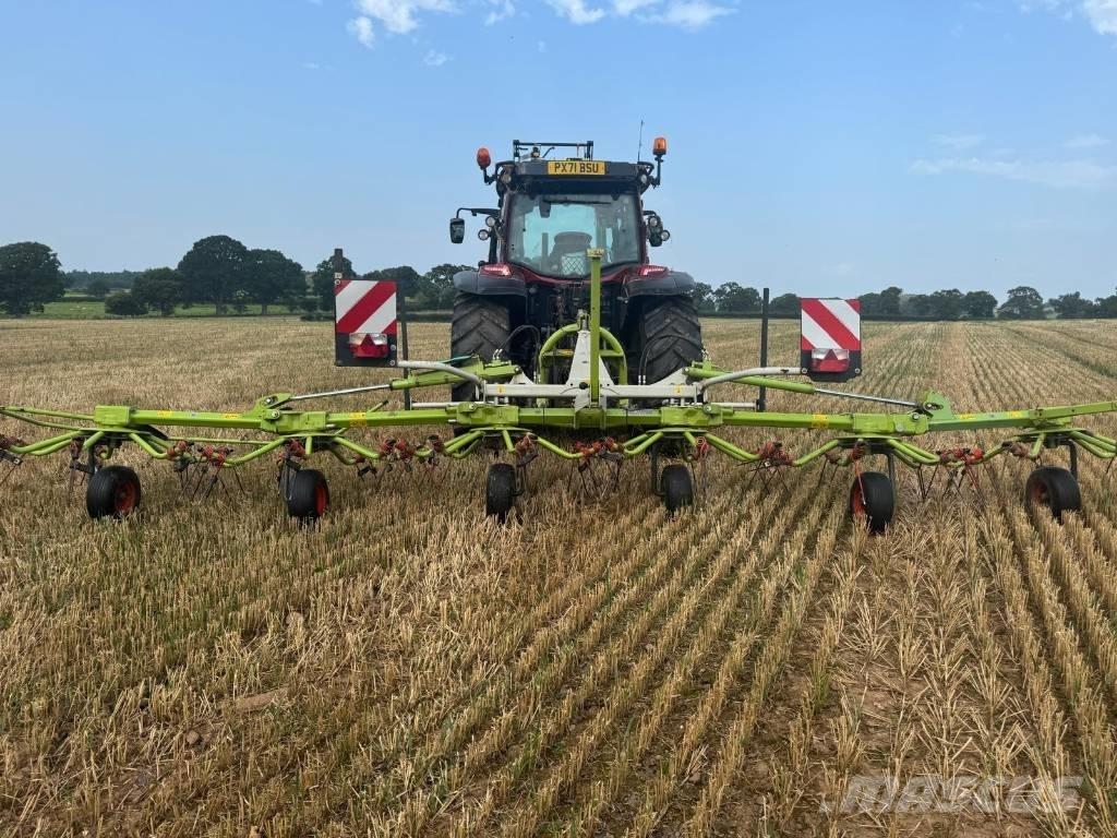CLAAS Volto 800 River og høvendere