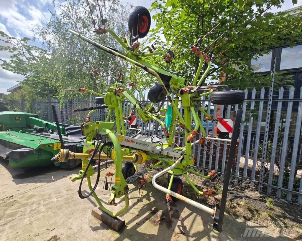 CLAAS Volto 800 River og høvendere
