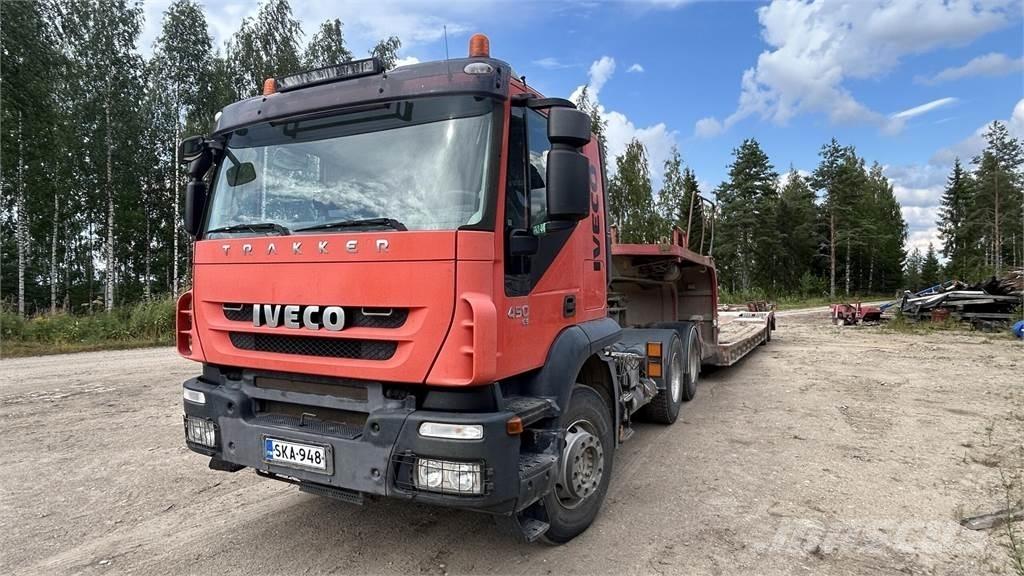 Iveco Trakker Lastbil med lad/Flatbed