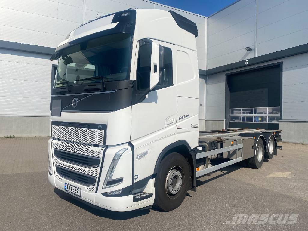 Volvo FH 540 Lastbiler med containerramme / veksellad