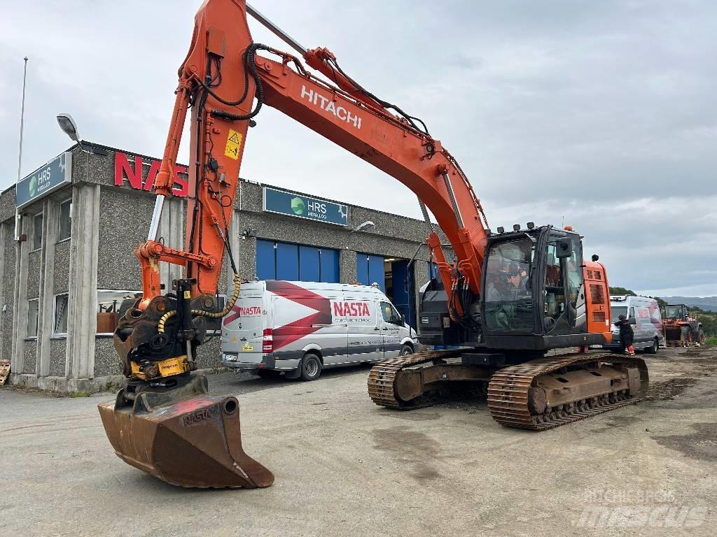 Hitachi ZX225USLC-5 Gravemaskiner på larvebånd
