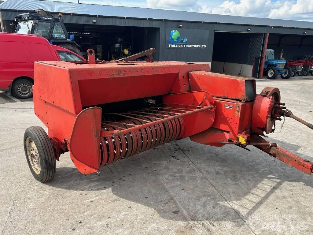 Massey Ferguson 120 Pressere til firkantede baller