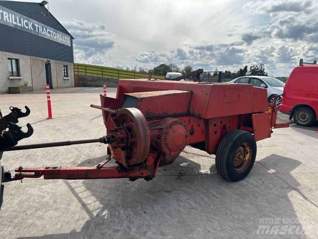 Massey Ferguson 120 Pressere til firkantede baller