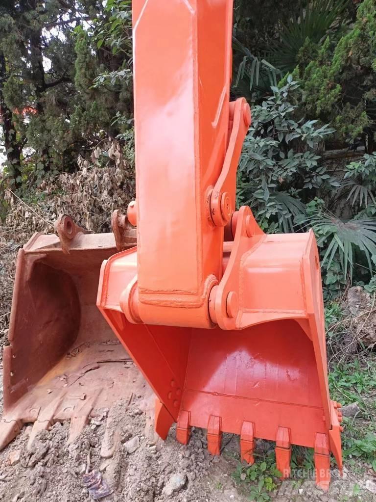 Hitachi ZX120-6 Gravemaskiner på larvebånd