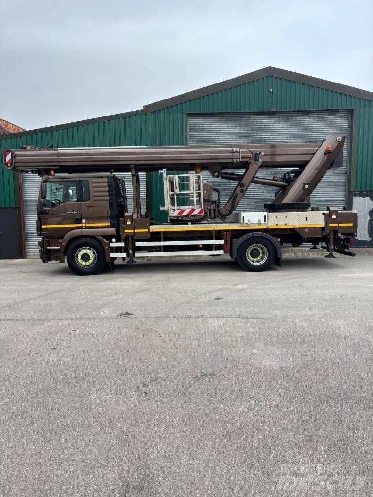 Ruthmann T380 Lastbilmonterede lifte