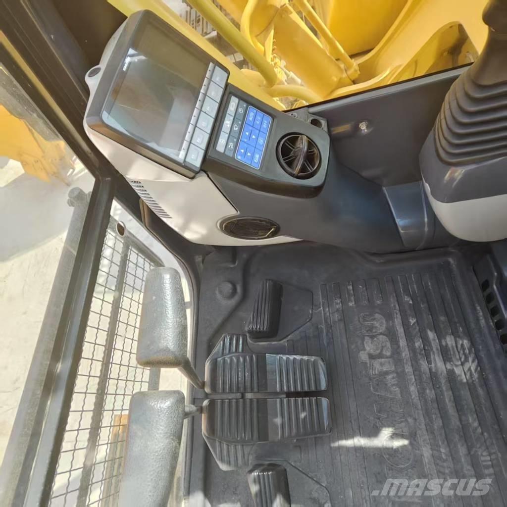 Komatsu PC 220-8 Gravemaskiner på larvebånd