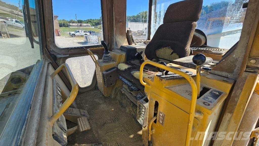 CAT 963 B Larvebåndslæssere