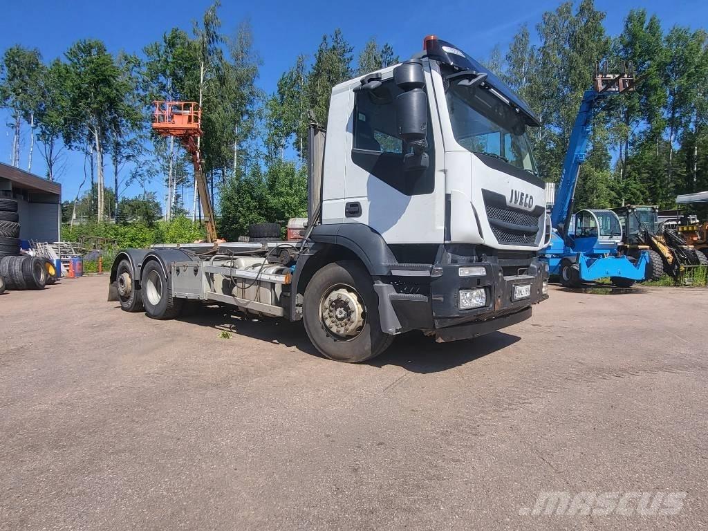Iveco Stralis-360 Flatbed lastbiler med spil