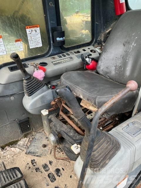 Komatsu PC 200 Gravemaskiner på larvebånd